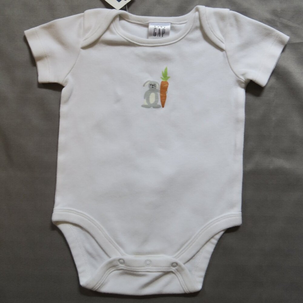 BabyGap Unisex Onesie - Bunny w/Carrot Sz 3-6M NWT